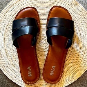 Size 9 MIA Black and Tan sandals. Brand new condition